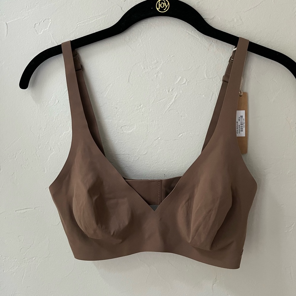 🤎RARE SKIMS NAKED PLUNGE BRA IN OXIDE M AND M-DD